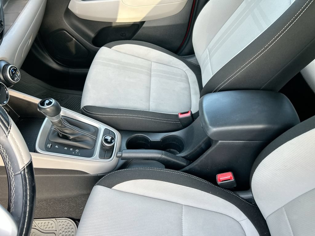 Used 2023 Hyundai Venue SEL FWD image 25