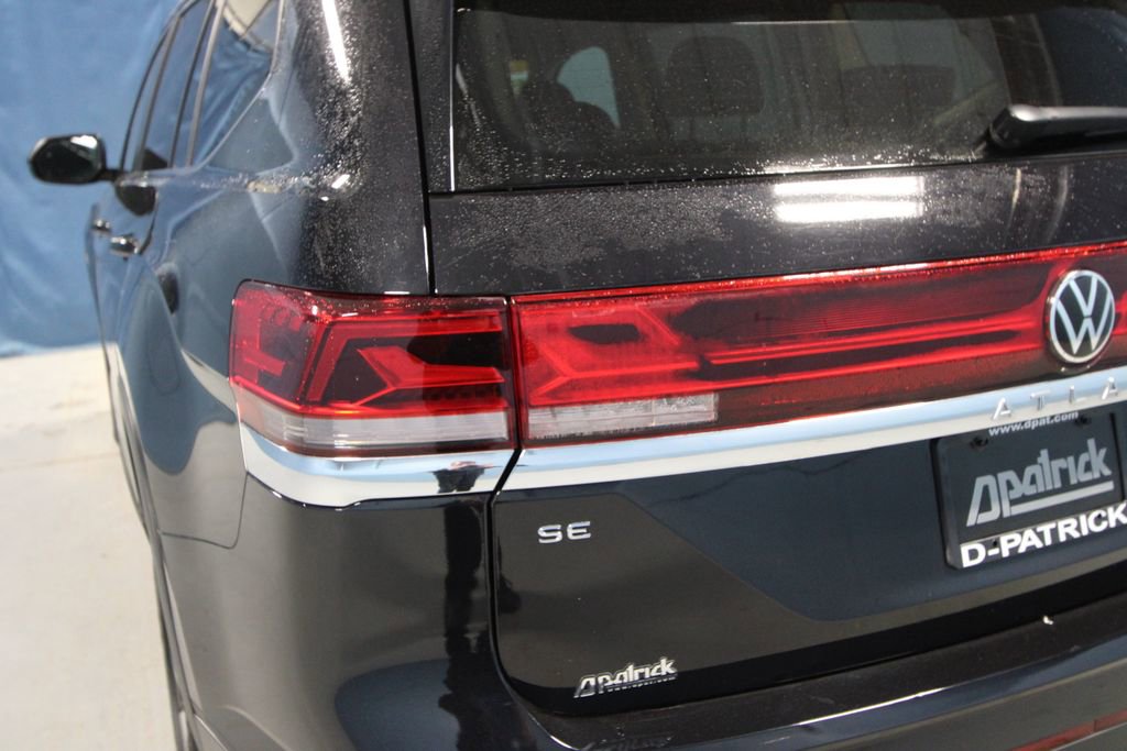 Used 2025 Volkswagen Atlas SE image 32