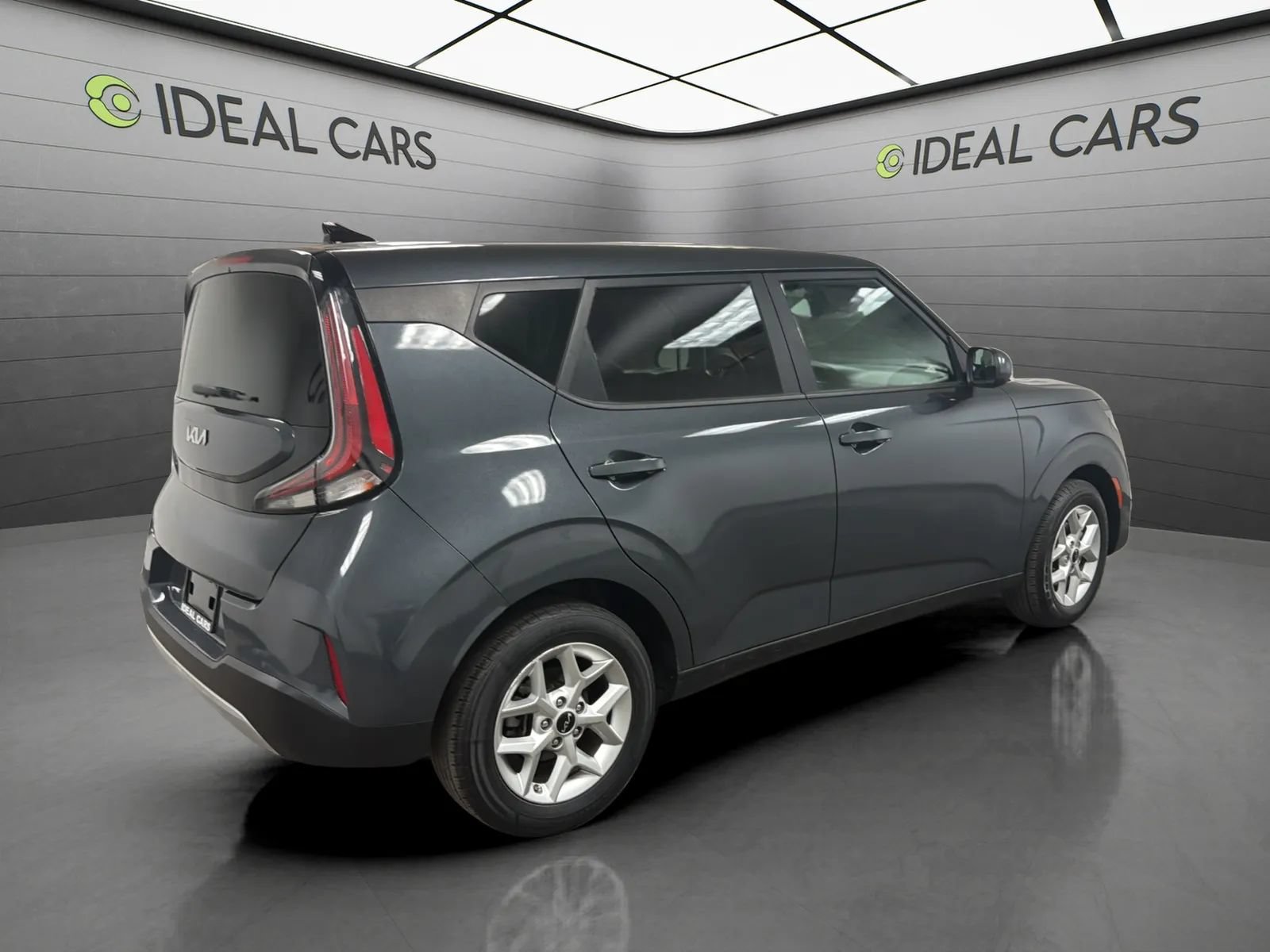 Used 2023 Kia Soul LX w/ Option Group 015 FWD image 5