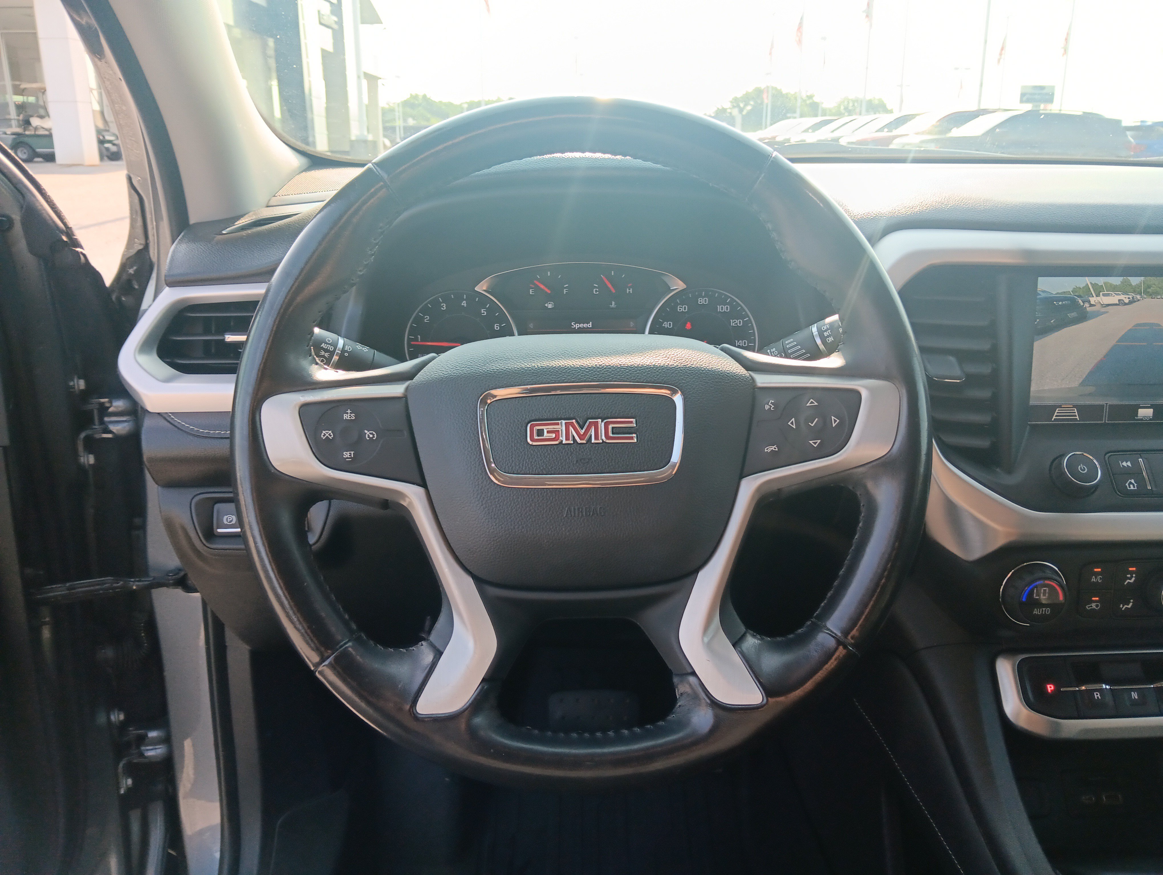 Used 2020 GMC Acadia SLT w/ Trailering Package FWD image 14