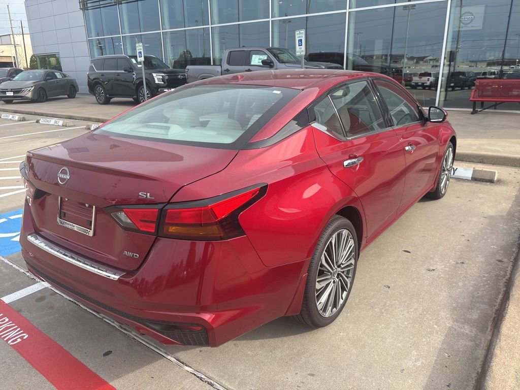 Used 2023 Nissan Altima 2.5 SL image 2
