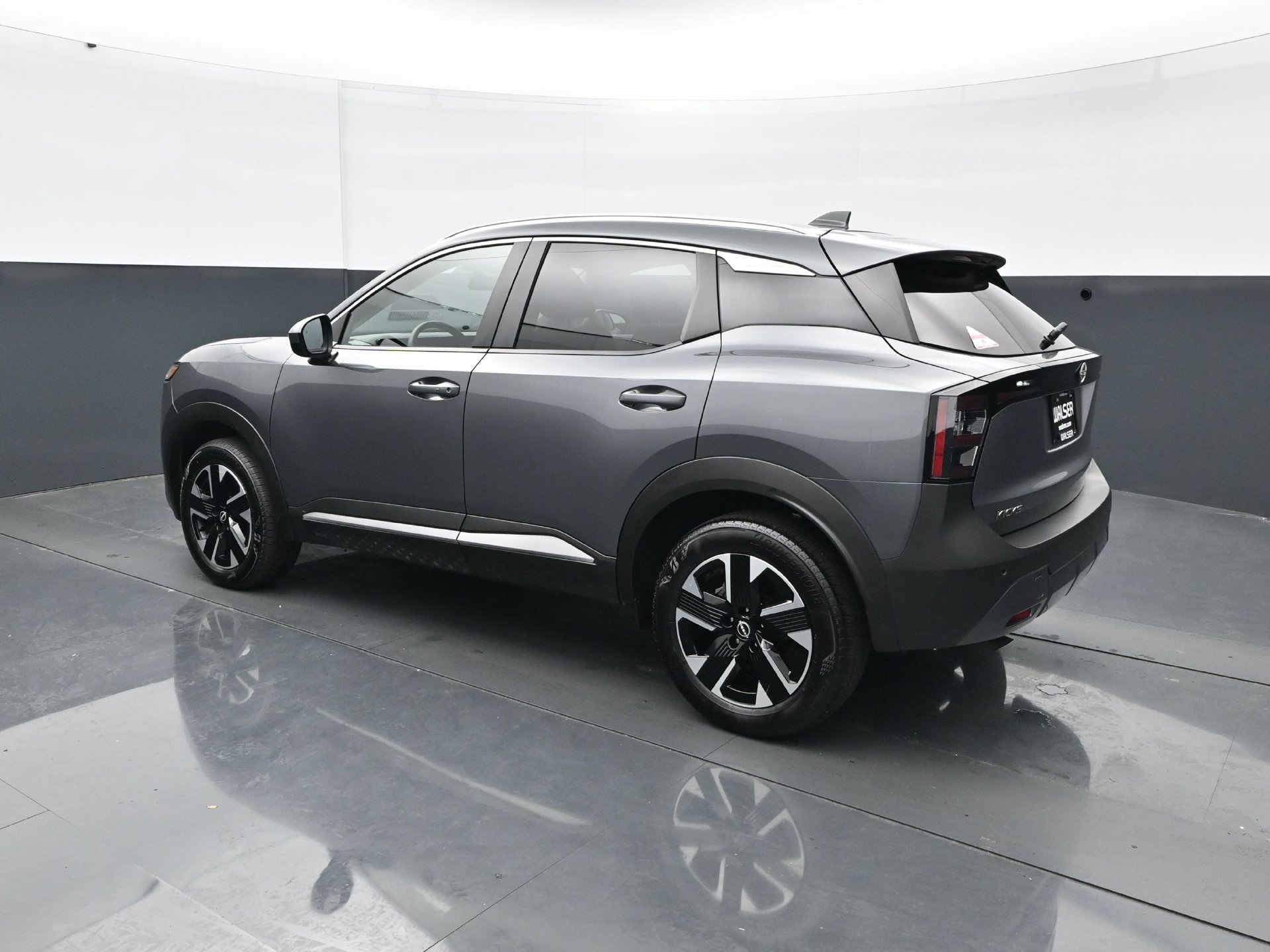 Used 2025 Nissan Kicks SV w/ SV Premium Package AWD/4WD image 4