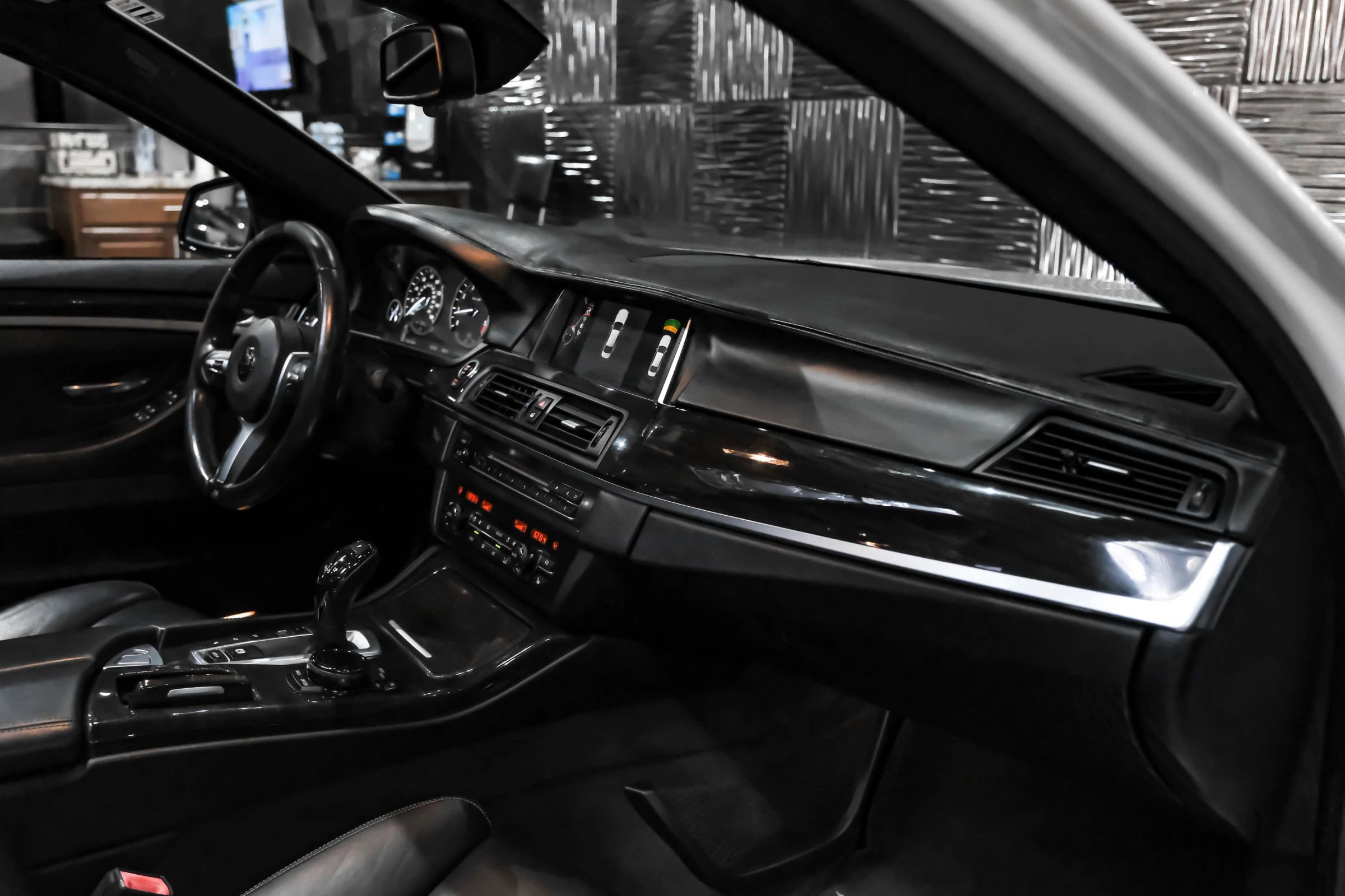 Used 2016 BMW 550i xDrive Sedan AWD/4WD image 15