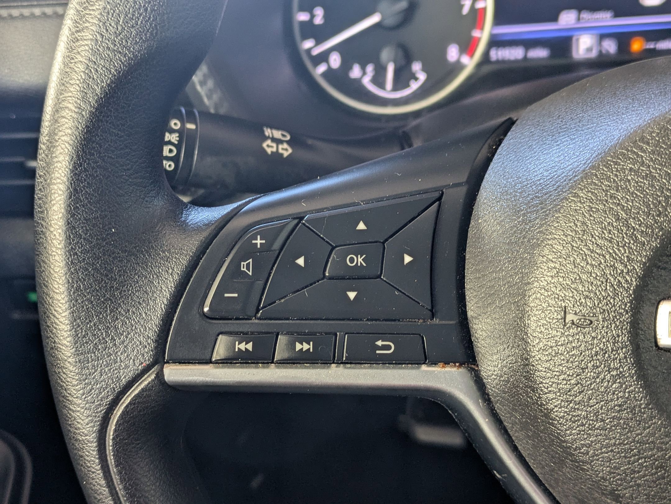 Used 2024 Nissan Sentra SV FWD image 24
