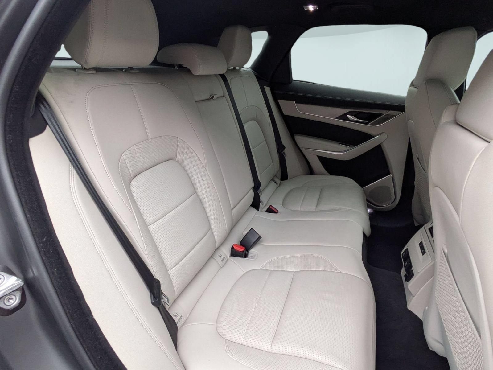 Used 2026 Jaguar F-PACE R-Dynamic S AWD/4WD image 29