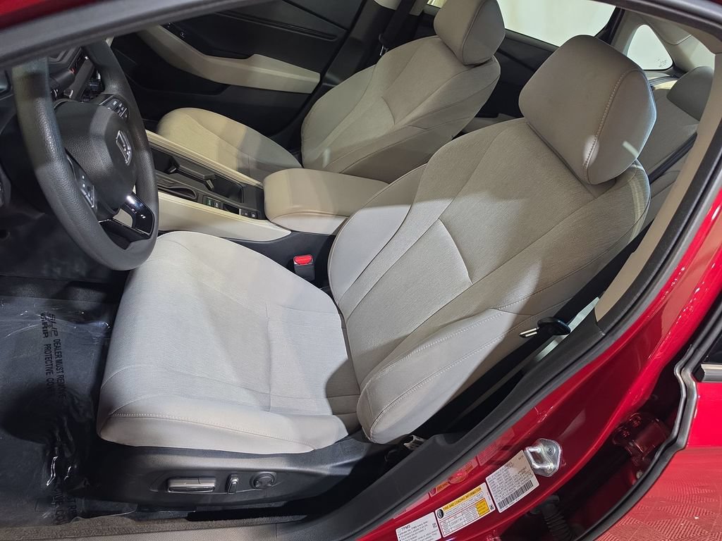 Used 2025 Honda Accord SE image 13