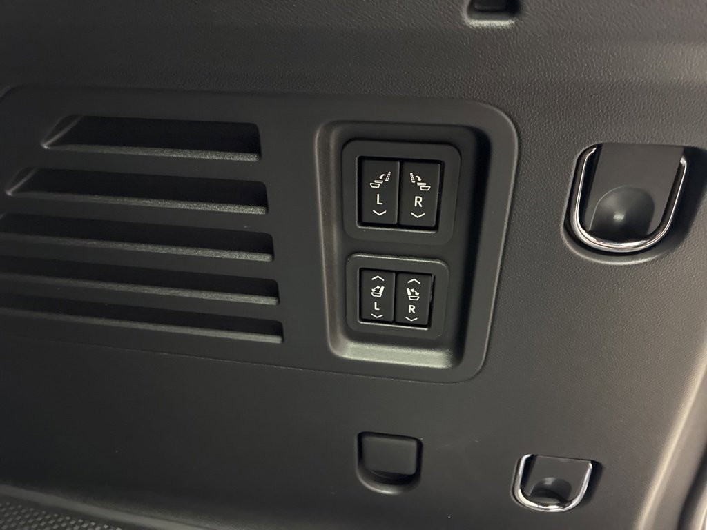 New 2026 Buick Enclave Sport Touring w/ Power Package image 18