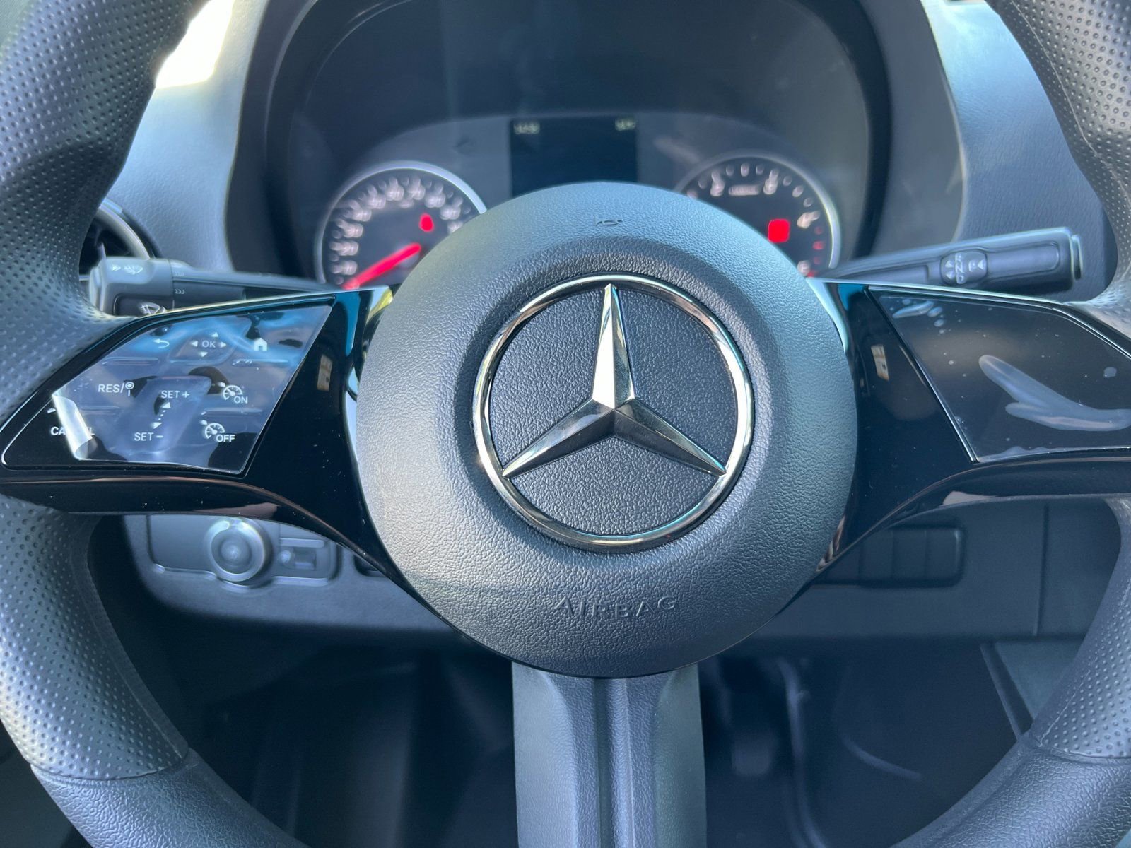 Used 2025 Mercedes-Benz Sprinter 2500 image 20