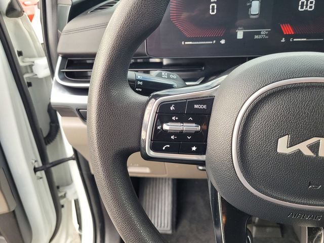 Used 2025 Kia Carnival LX FWD image 20
