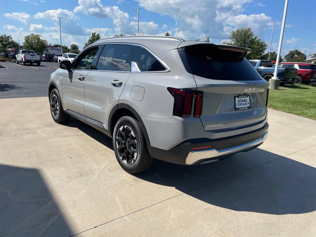 Used 2024 Kia Sorento S w/ Panoramic Sunroof Package AWD/4WD image 7