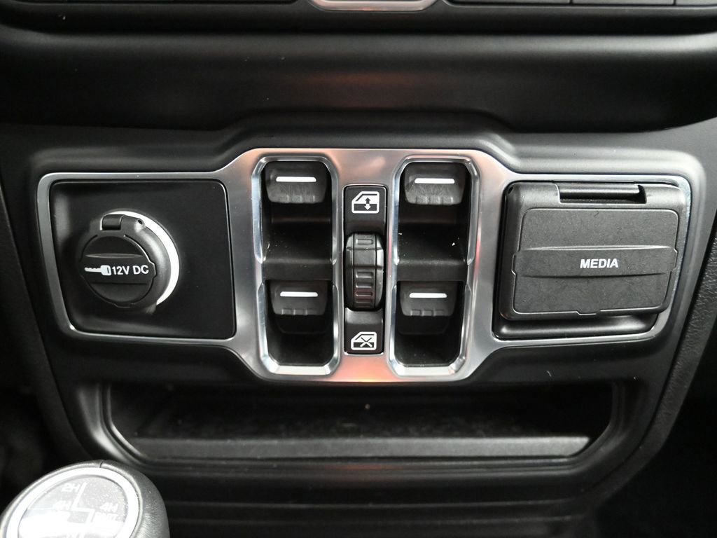 Used 2022 Jeep Wrangler Unlimited Sahara image 30