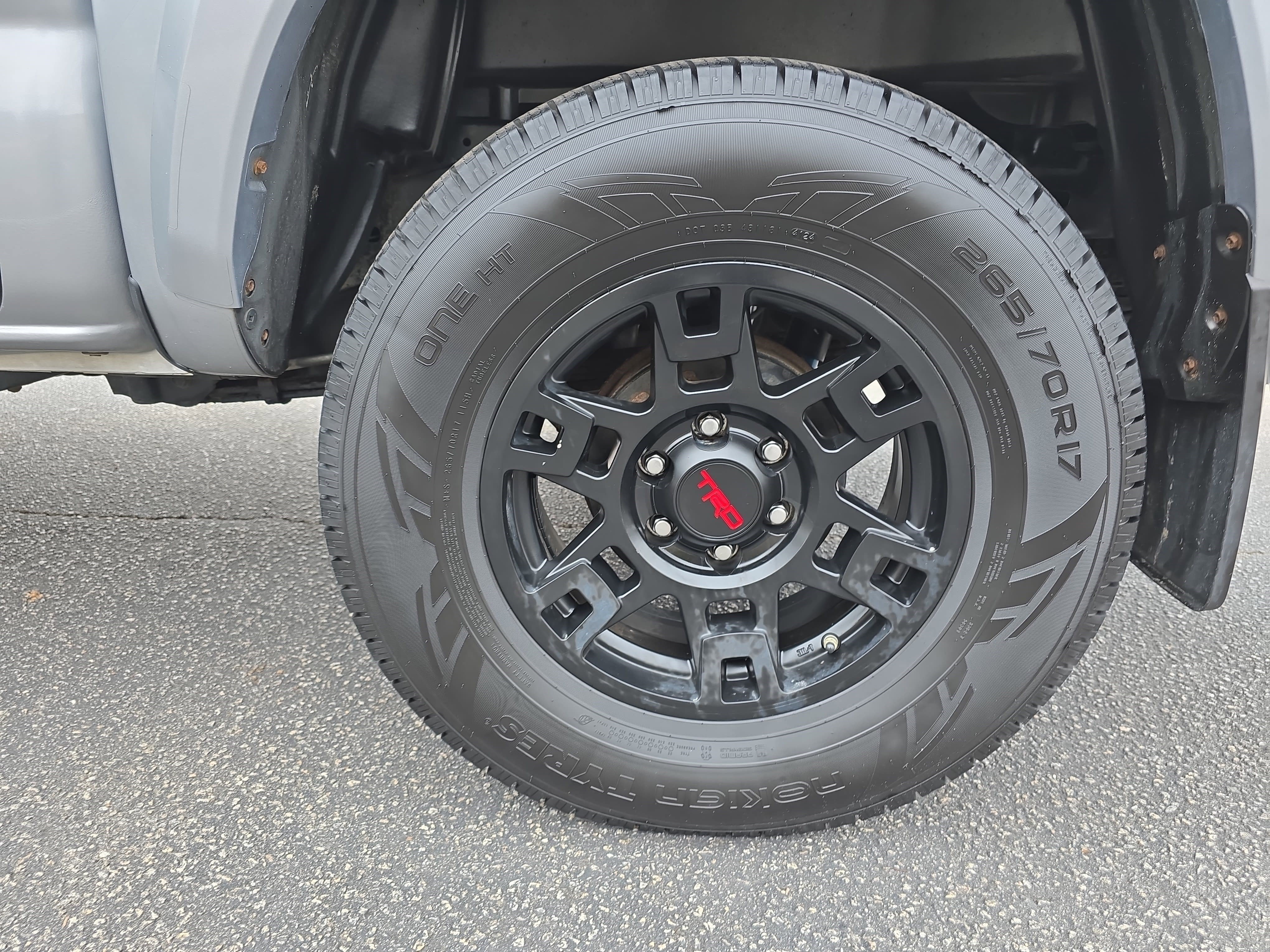 Used 2017 Toyota Tacoma TRD Sport image 29