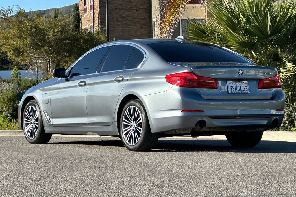 Used 2020 BMW 530e w/ Convenience Package image 5