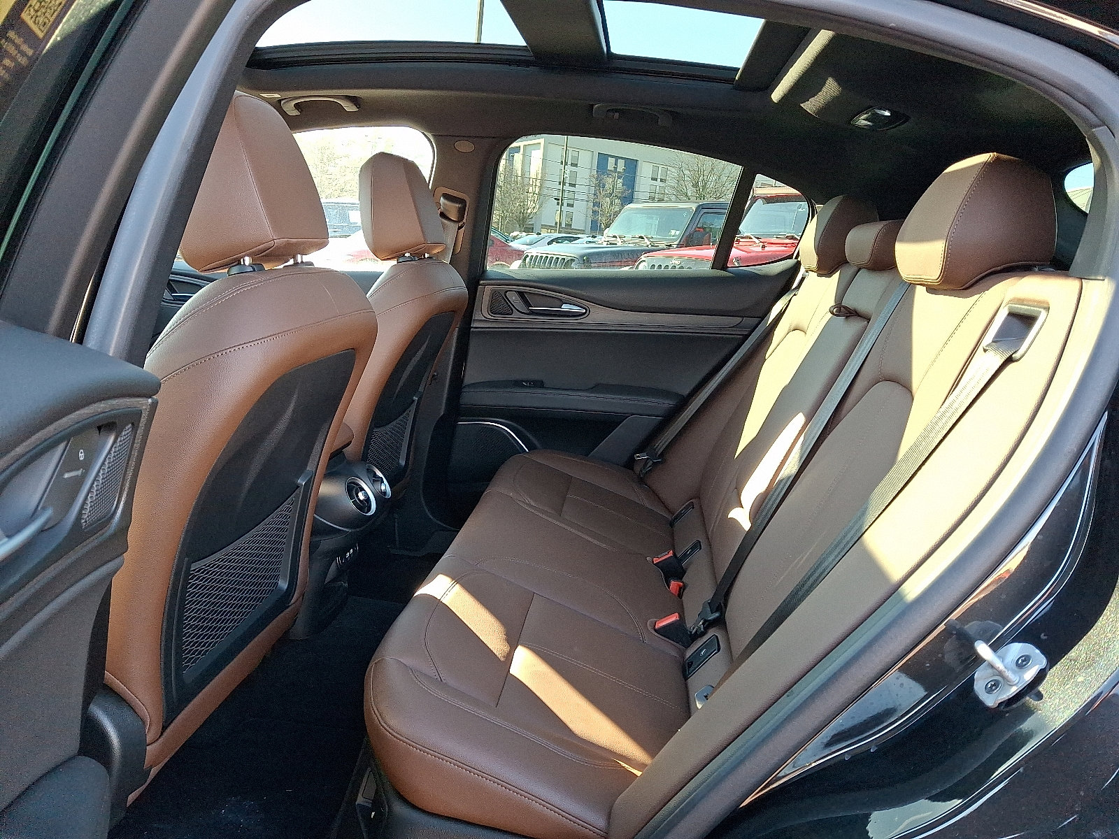 Used 2022 Alfa Romeo Stelvio Ti image 10