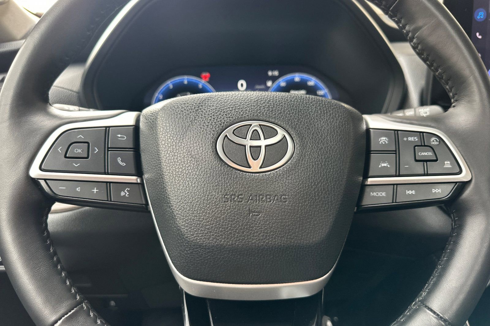 Used 2025 Toyota Grand Highlander AWD image 31