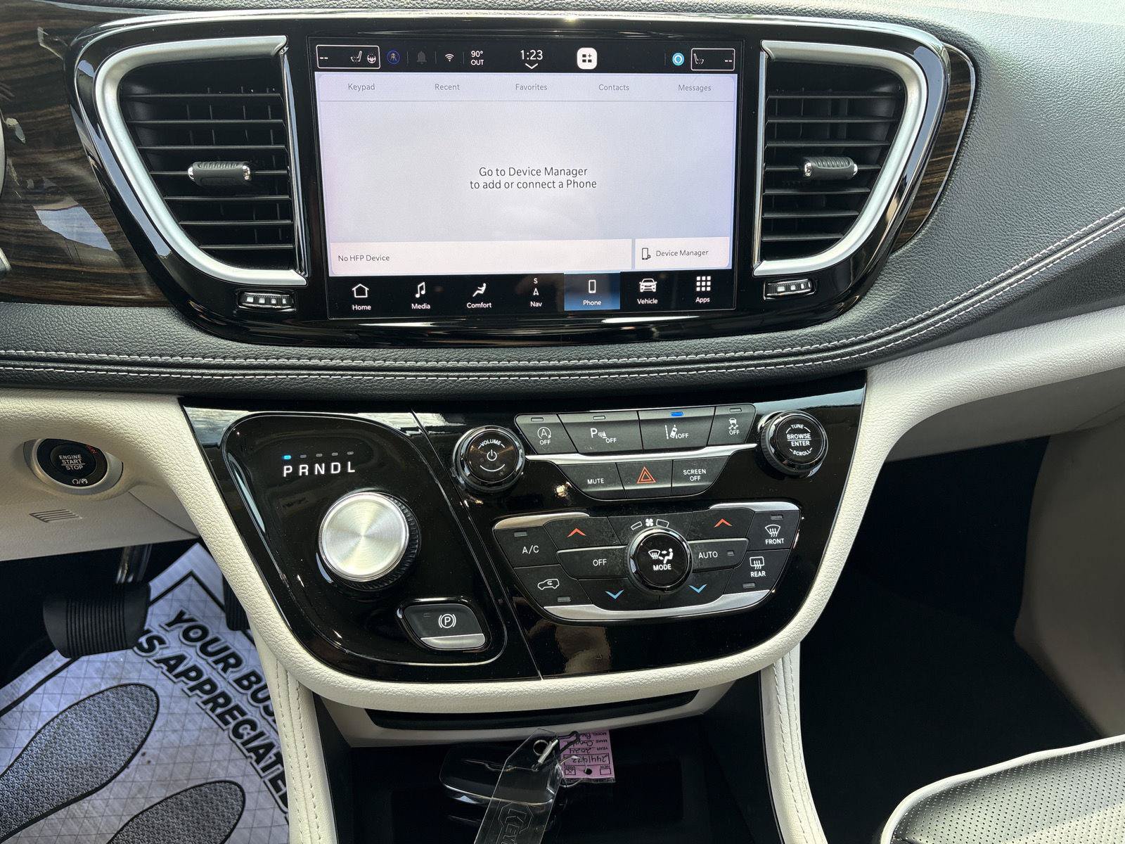 Used 2024 Chrysler Pacifica Limited FWD image 22