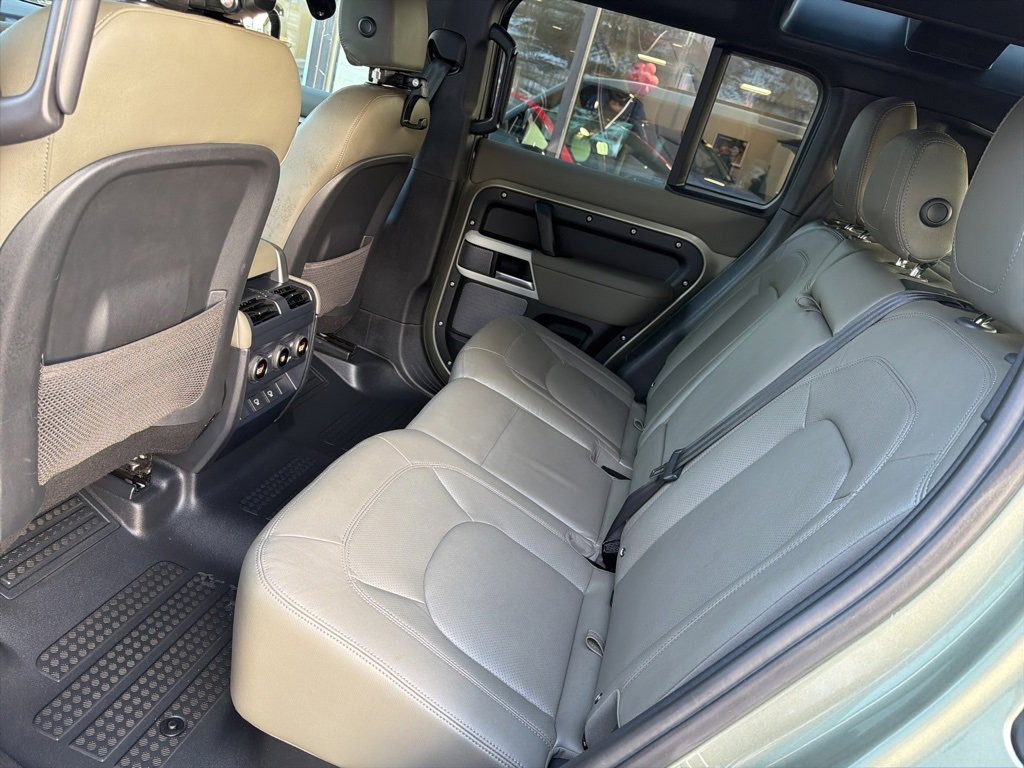 Used 2024 Land Rover Defender 110 S image 8