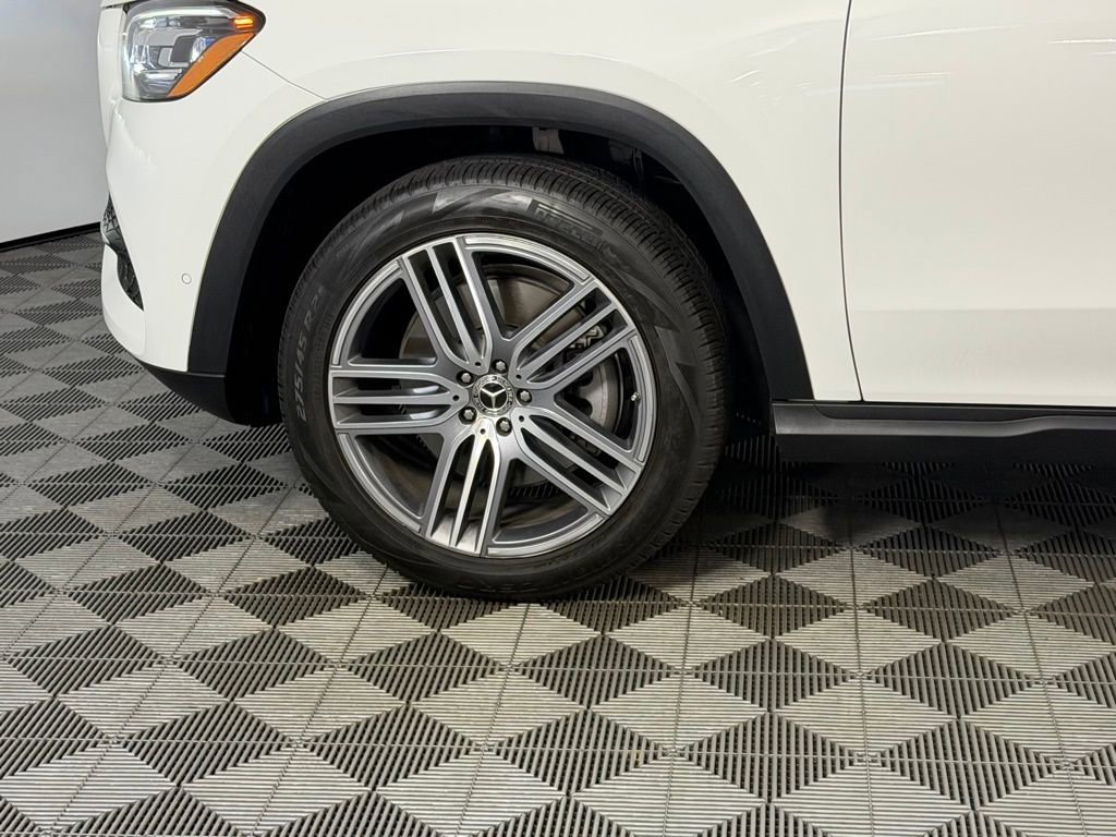 Used 2022 Mercedes-Benz GLS 450 4MATIC image 11