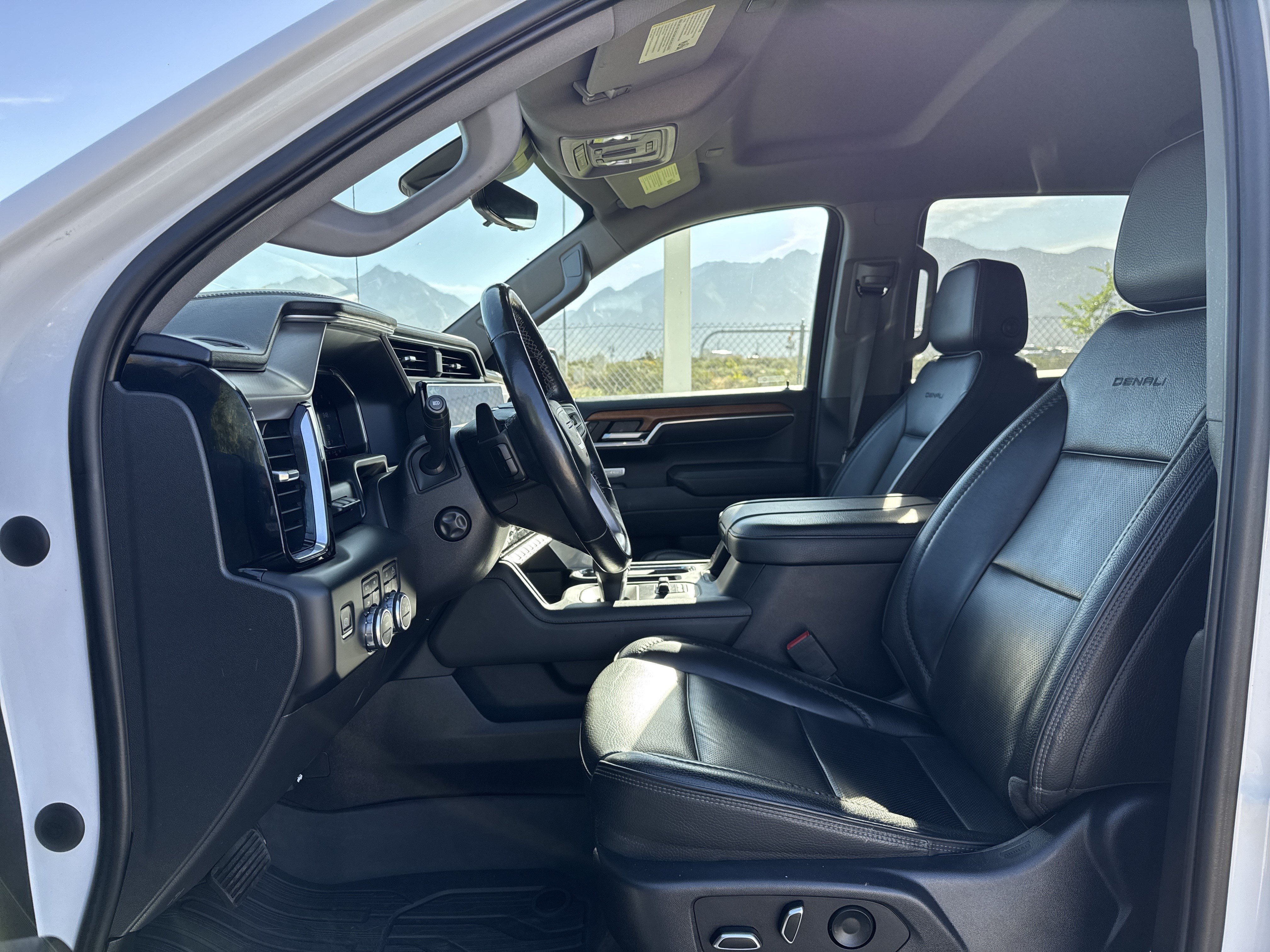 Used 2023 GMC Sierra 1500 Denali w/ Technology Package AWD/4WD image 14