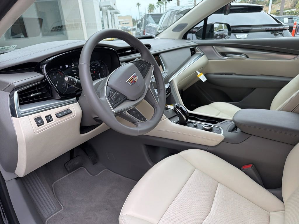 Used 2026 Cadillac XT5 Premium Luxury w/ Driver Assist Package AWD/4WD image 5