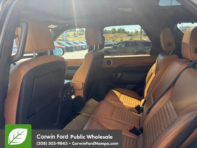 Used 2017 Land Rover Discovery HSE Luxury AWD/4WD image 10