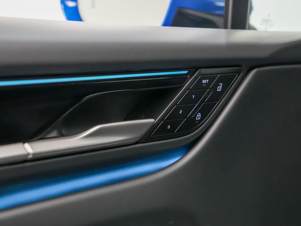 New 2026 Porsche Macan 4 Electric image 34