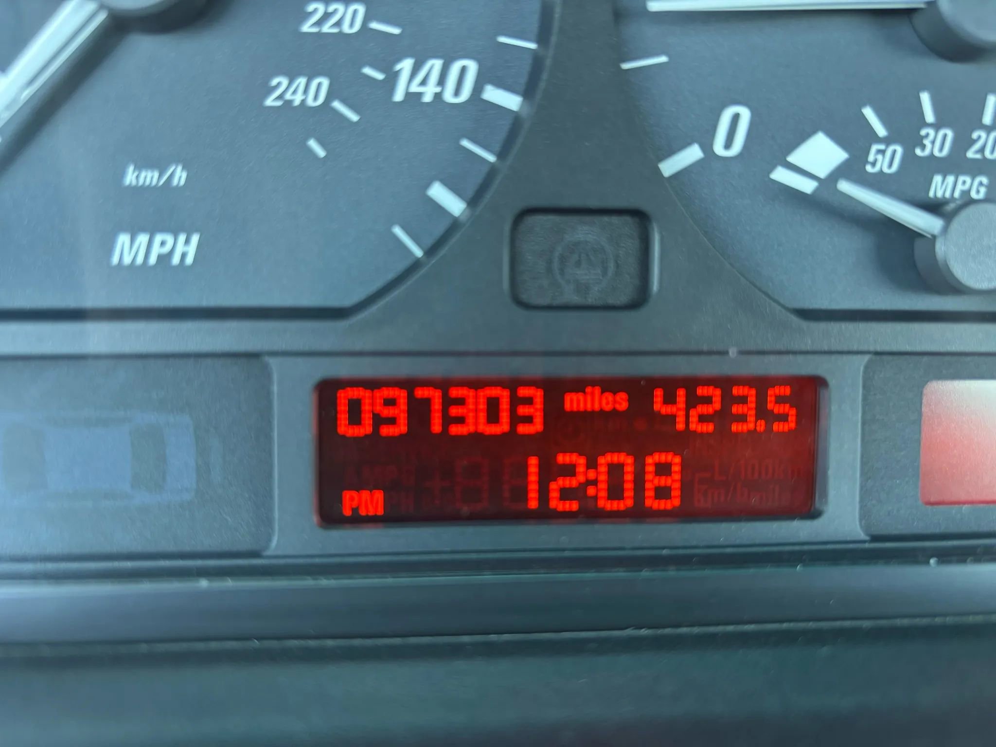 Used 2005 BMW 325Ci Convertible image 2