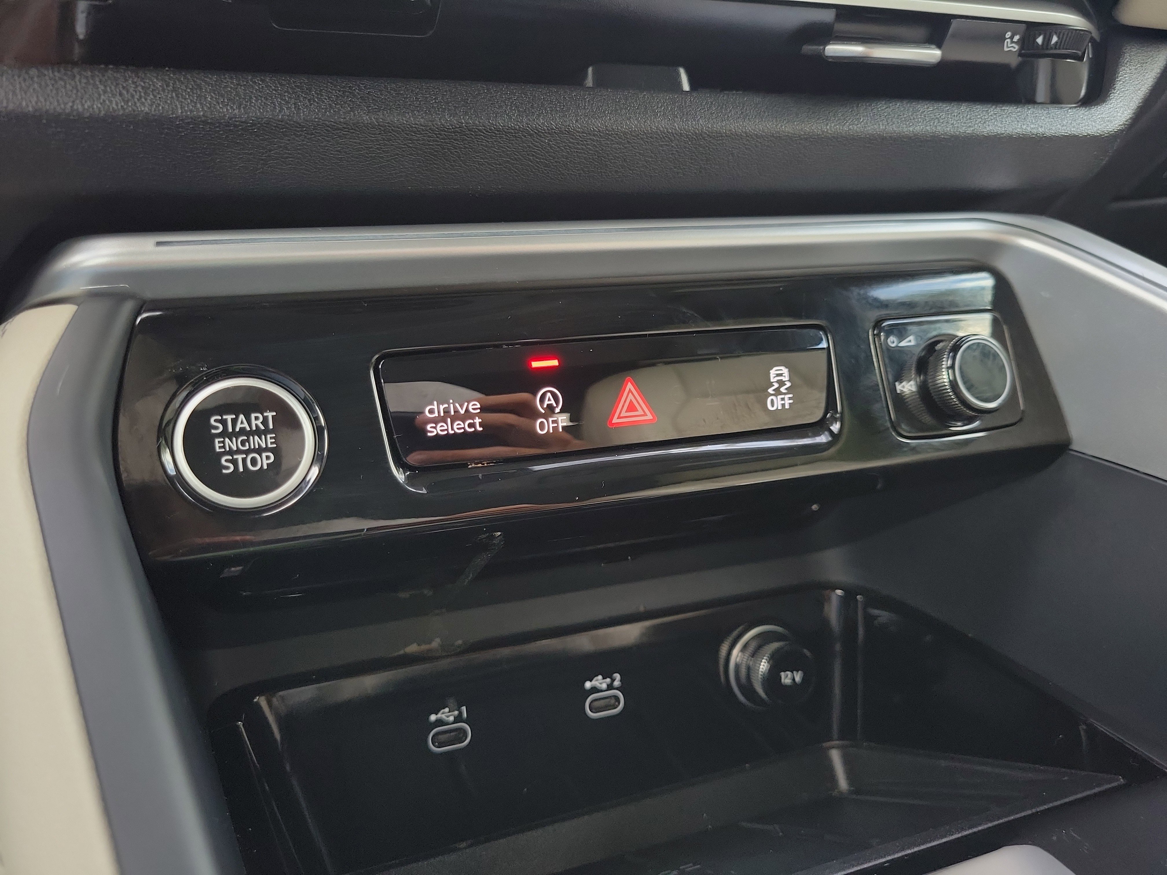 Used 2025 Audi Q5 Premium w/ Convenience Package image 26