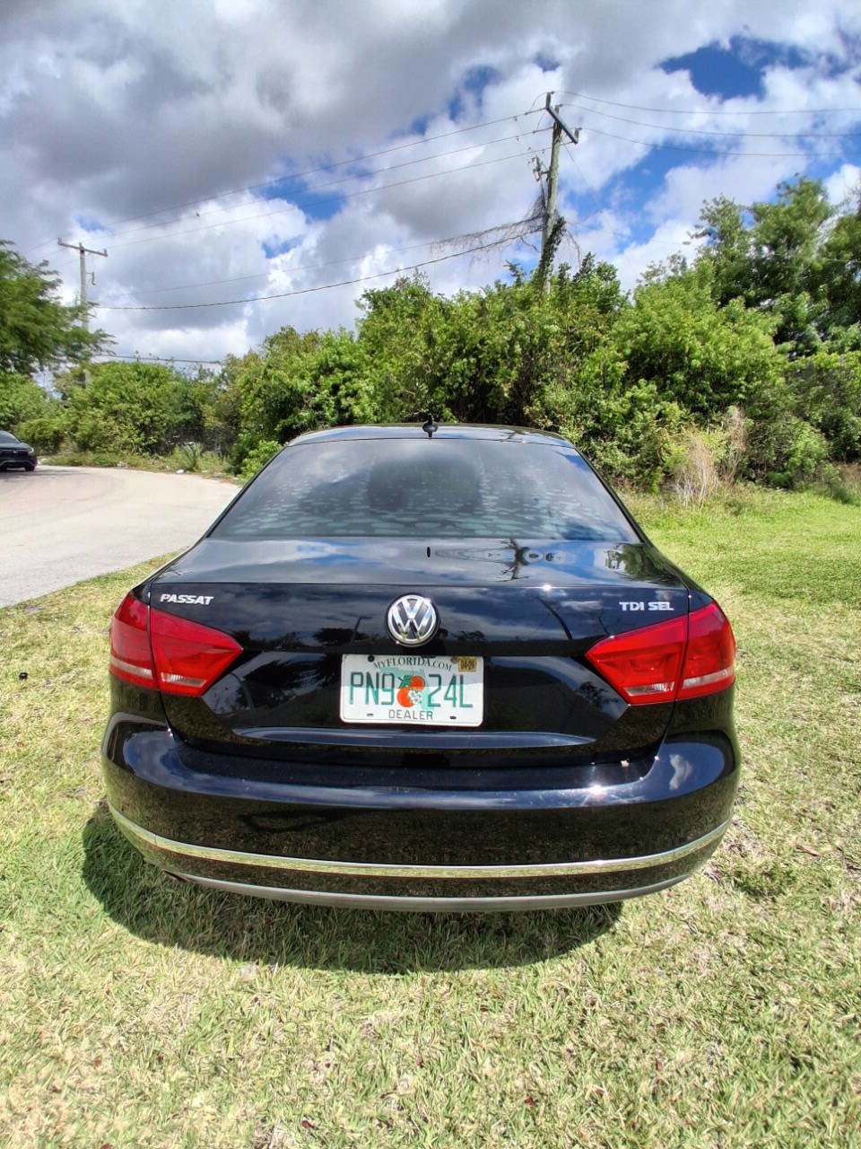 Used 2015 Volkswagen Passat TDI SEL Premium FWD image 7