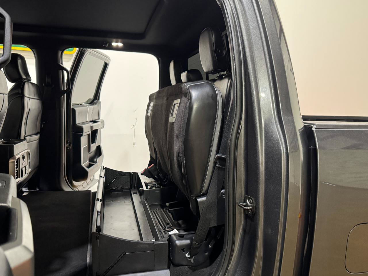 Used 2018 Ford F350 Platinum w/ Platinum Ultimate Package AWD/4WD image 18