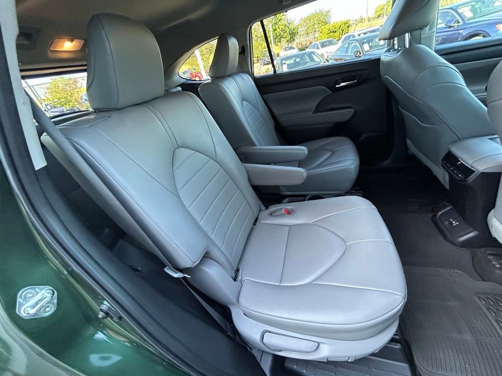 Used 2023 Toyota Highlander XLE FWD image 51