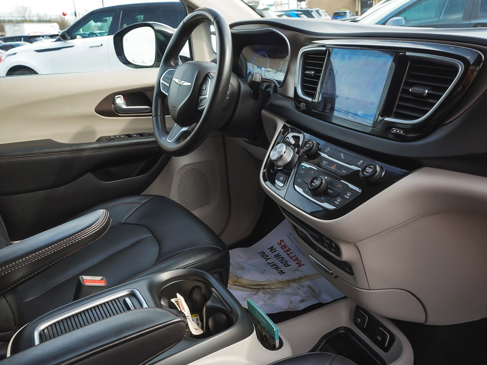 Used 2017 Chrysler Pacifica Touring-L Plus FWD image 46