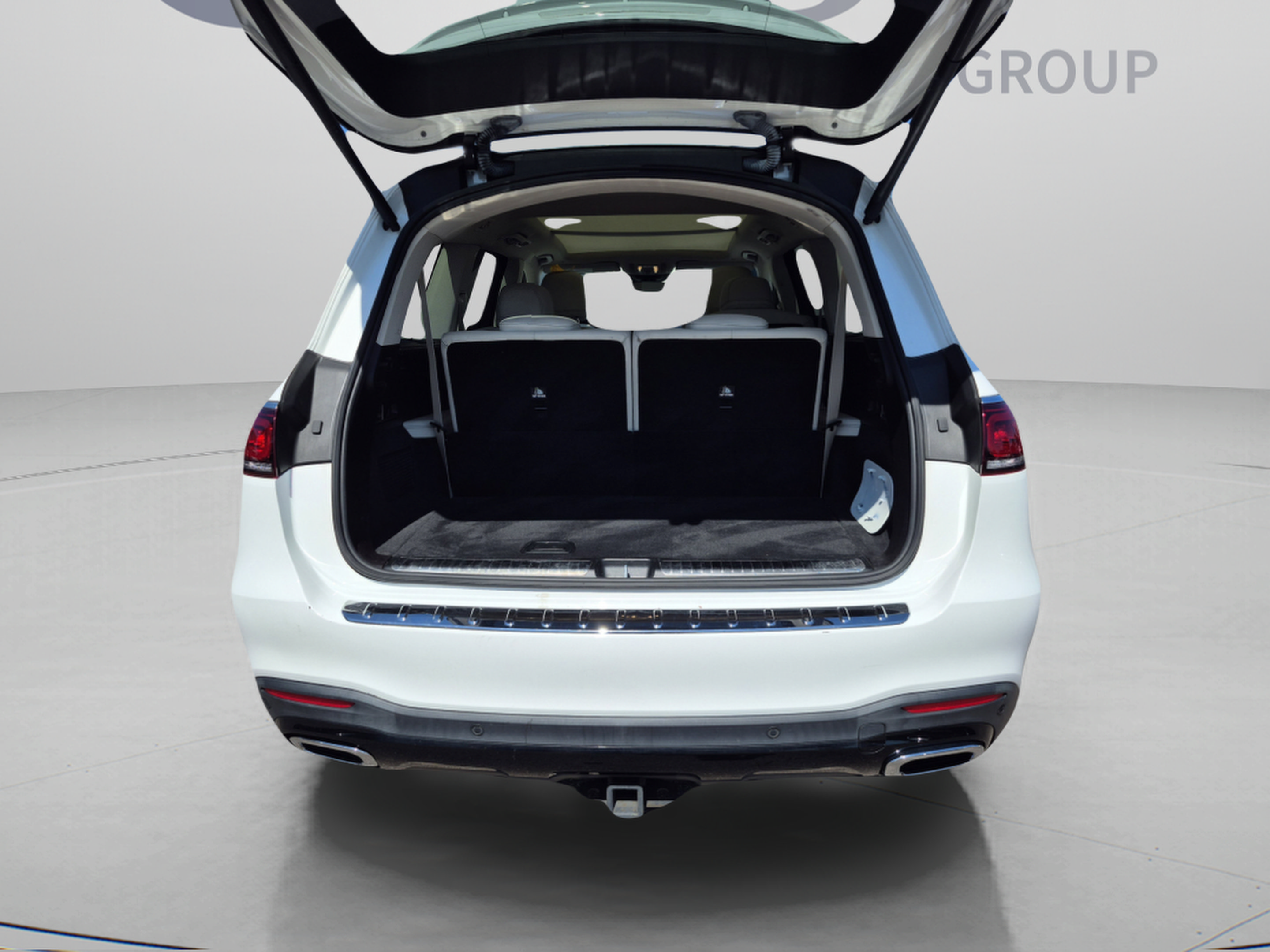 Used 2023 Mercedes-Benz GLS 450 4MATIC w/ AMG Line Exterior image 9