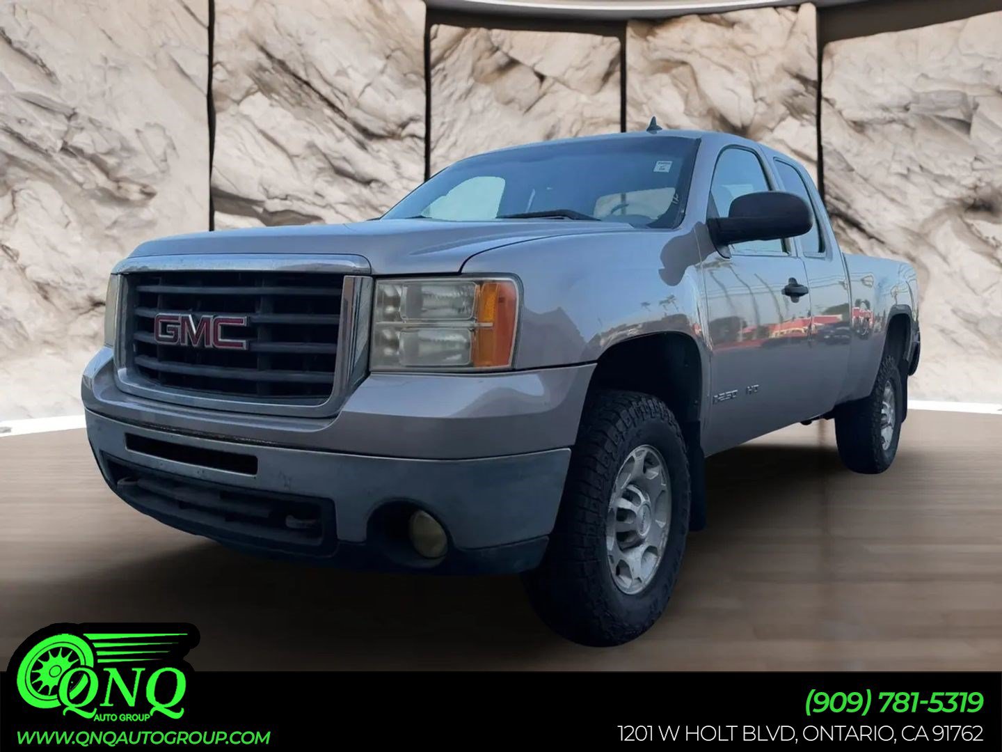 Used 2007 GMC Sierra 2500 SLE w/ Z71 Off-Road Package AWD/4WD image 1