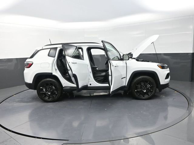 New 2026 Jeep Compass Latitude image 34