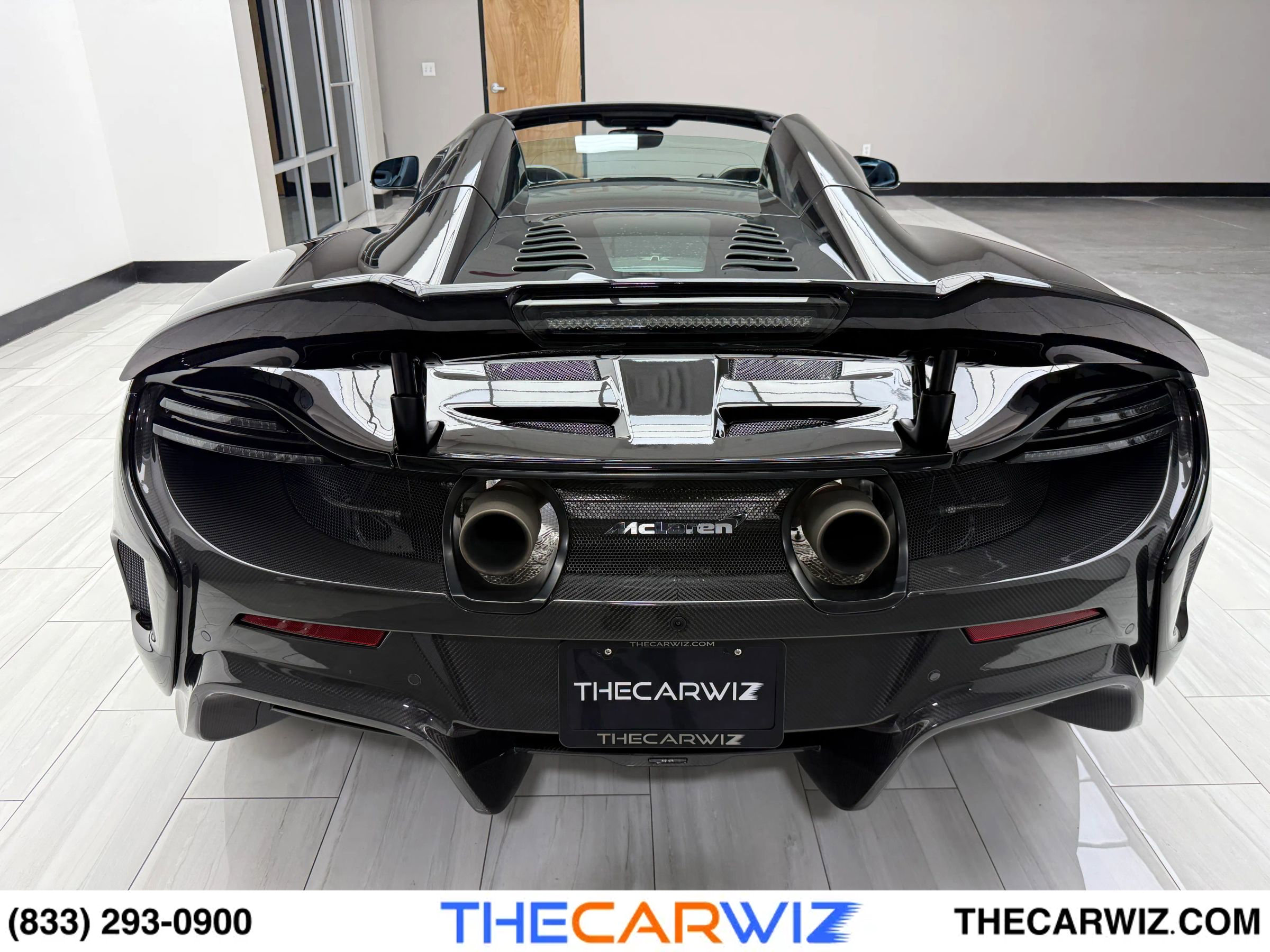 Used 2016 McLaren 675LT Spider image 20