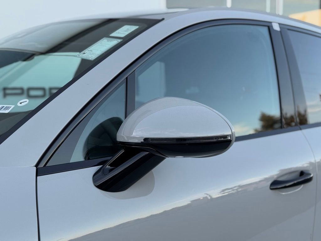 New 2026 Porsche Macan image 13