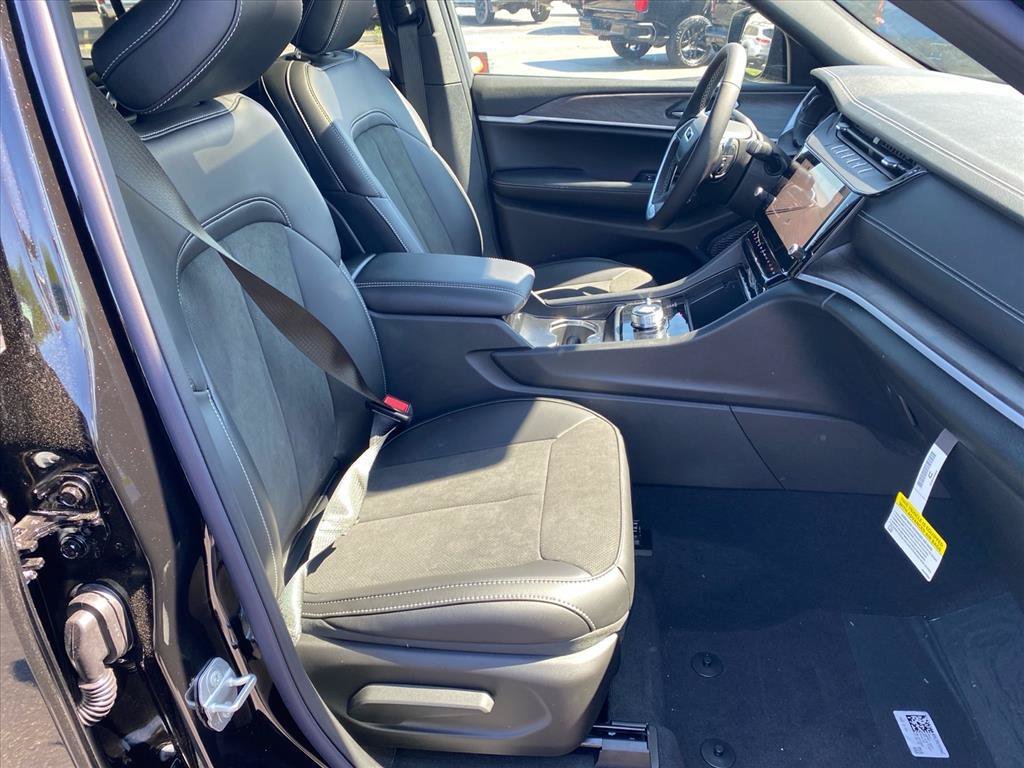 New 2026 Jeep Grand Cherokee L 4WD image 18