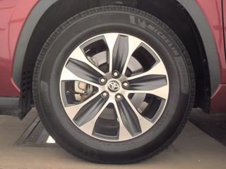 Used 2021 Toyota Highlander XLE FWD image 12