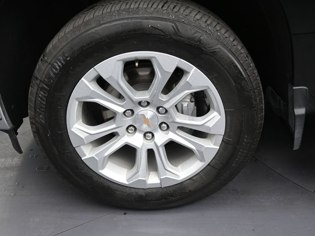 Used 2025 Chevrolet Silverado 1500 LTZ RWD image 9