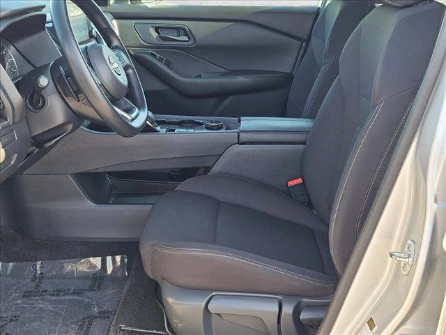 Used 2024 Nissan Rogue S AWD/4WD image 14