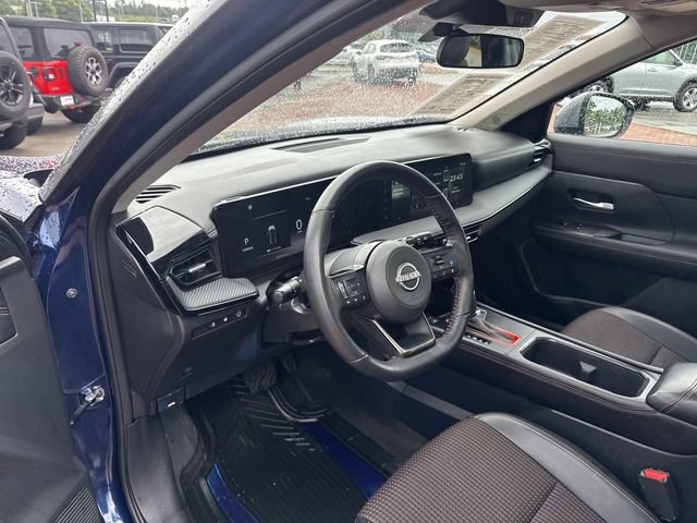 Used 2025 Nissan Kicks SR w/ SR Premium Package FWD image 14