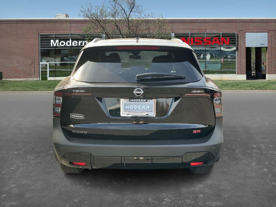 New 2026 Nissan Kicks SR image 3
