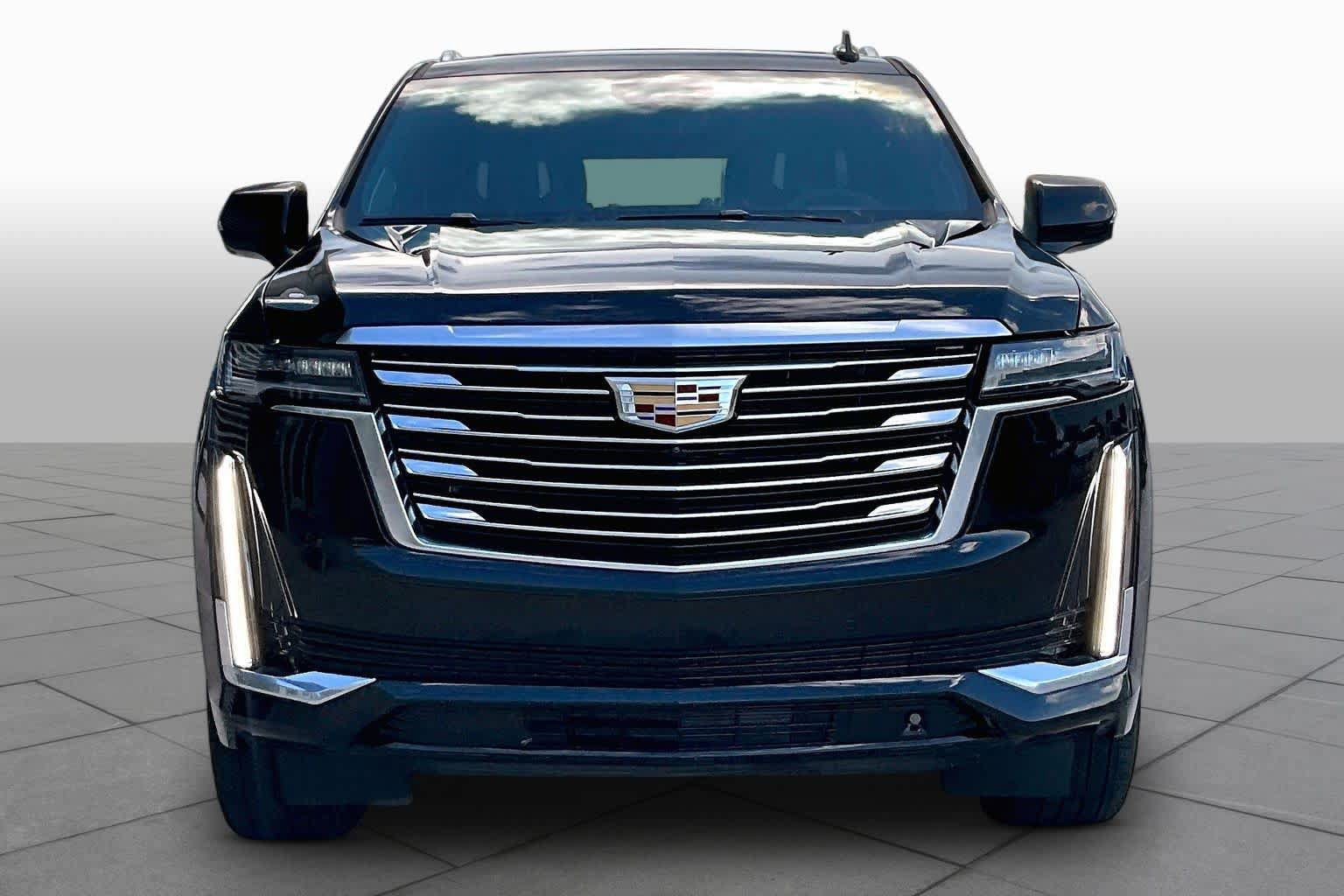 Used 2023 Cadillac Escalade ESV Premium Luxury Platinum AWD/4WD image 4
