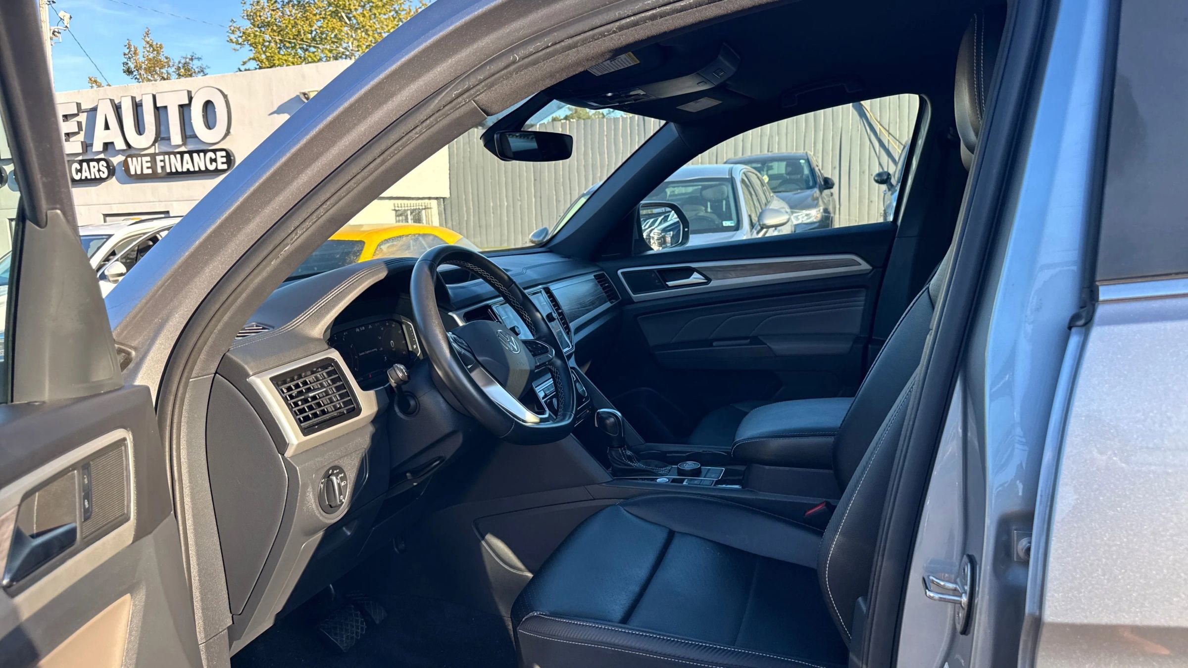 Used 2023 Volkswagen Atlas Cross Sport SE w/ Black Wheel Package image 9