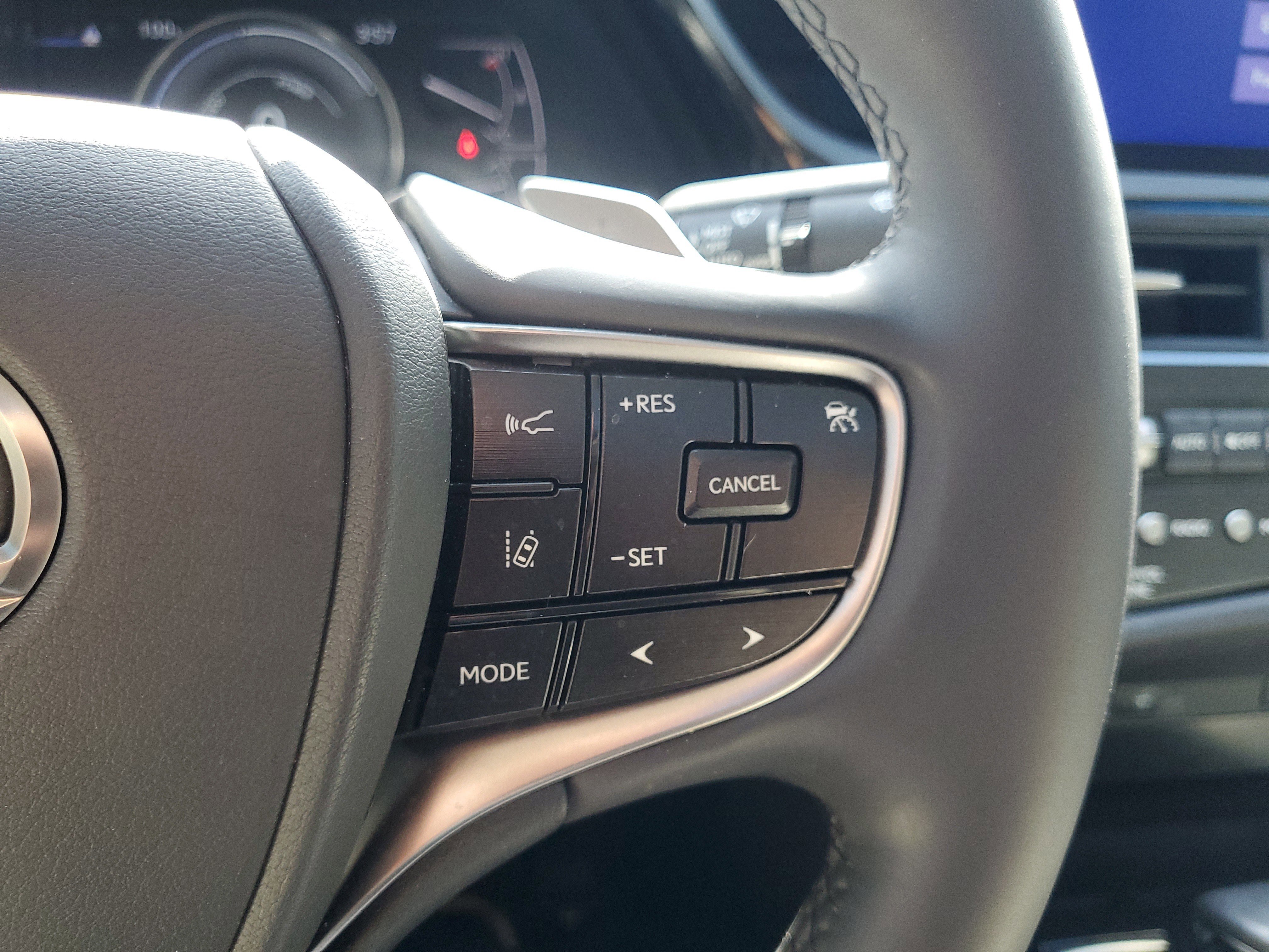 Used 2023 Lexus ES 300h w/ Premium Package image 25