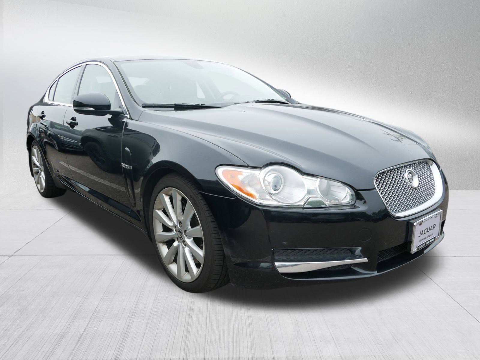 Used 2011 Jaguar XF Premium image 3