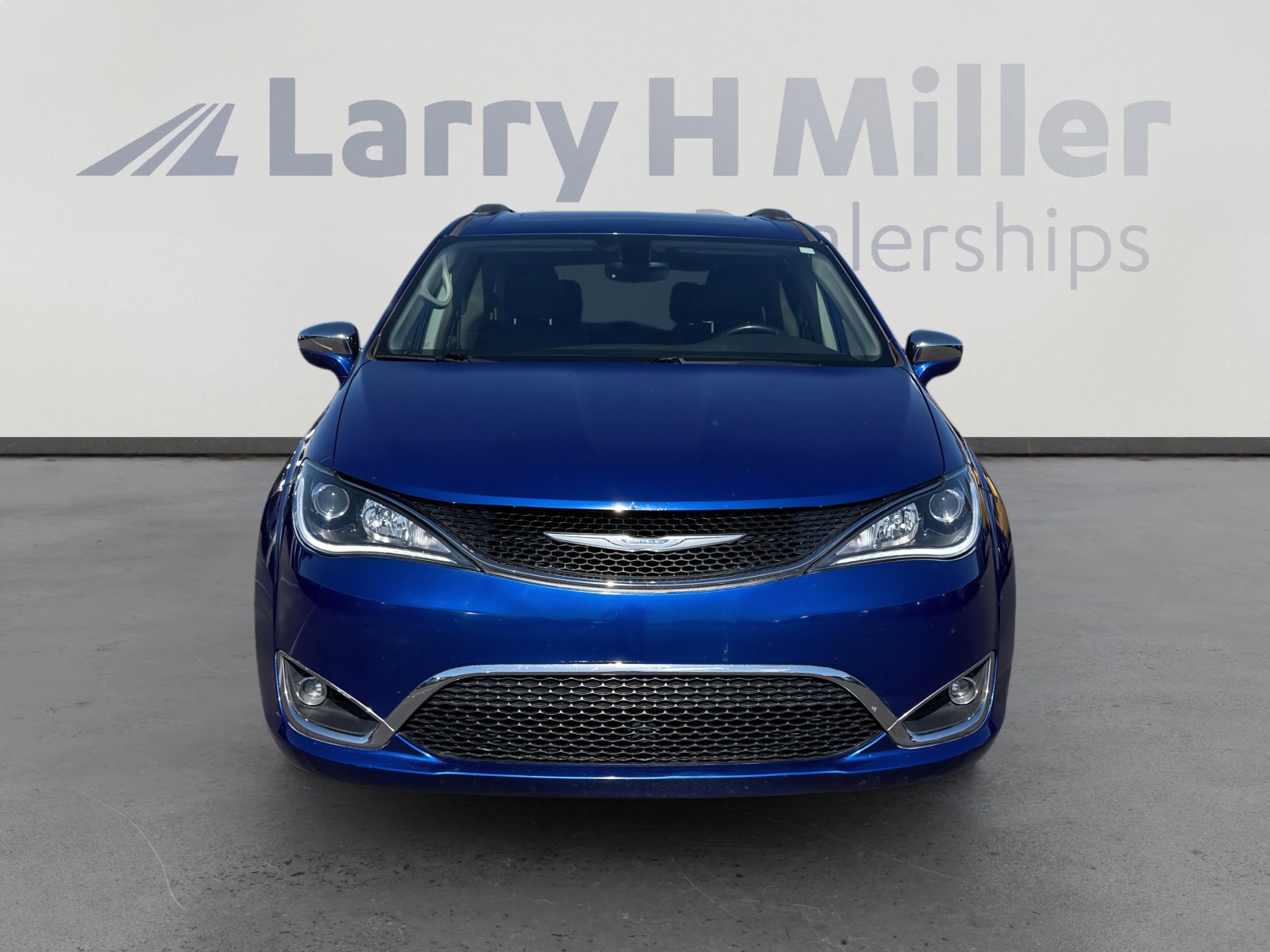 Used 2018 Chrysler Pacifica Limited FWD image 8