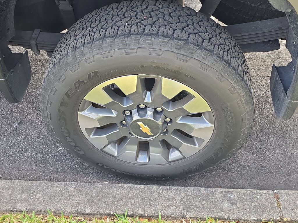 Used 2022 Chevrolet Silverado 2500 Custom w/ Custom Value Package image 6