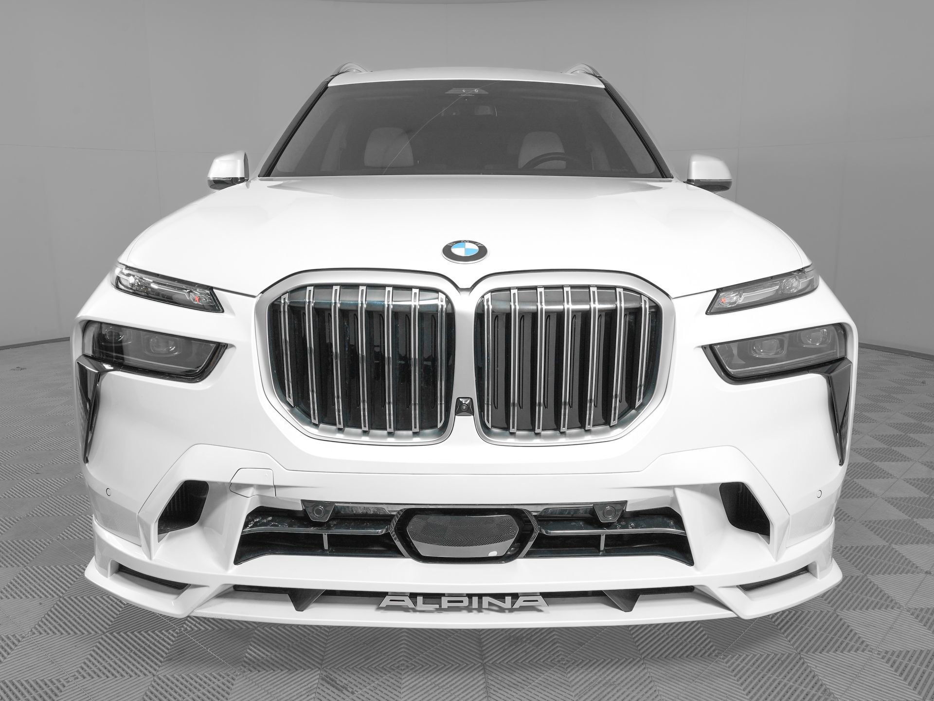 Used 2025 BMW ALPINA XB7 image 2